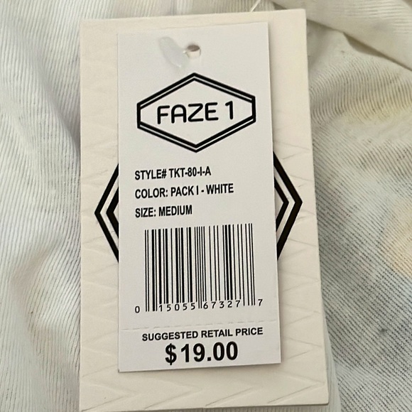 Japanese city scene white M tank top - Picture 4 of 4